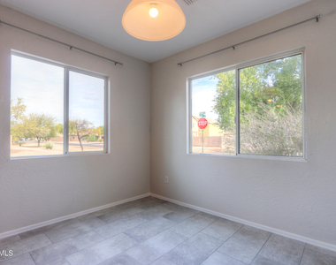 27976 N Gold Lane - Photo Thumbnail 14