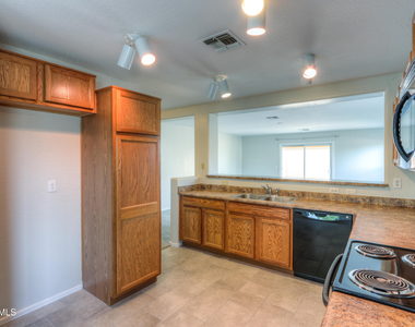 27976 N Gold Lane - Photo Thumbnail 16