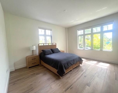 184 Lake Drive - Photo Thumbnail 28