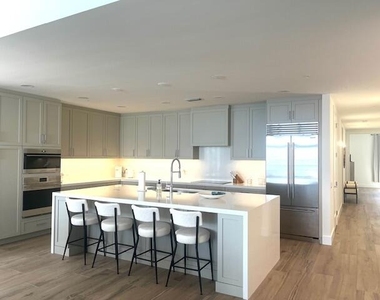 184 Lake Drive - Photo Thumbnail 6