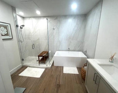 184 Lake Drive - Photo Thumbnail 22