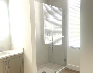 184 Lake Drive - Photo Thumbnail 17