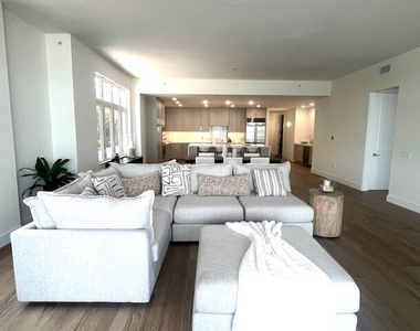 184 Lake Drive - Photo Thumbnail 11