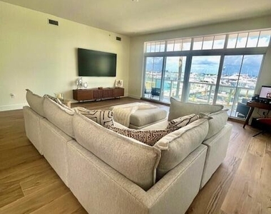 184 Lake Drive - Photo Thumbnail 9