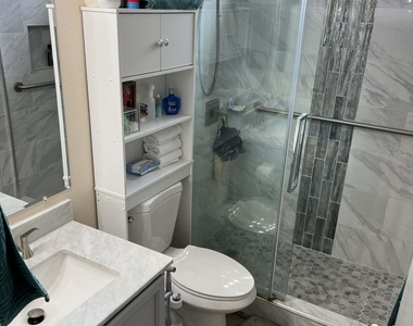 6806 N 77th Drive - Photo Thumbnail 1