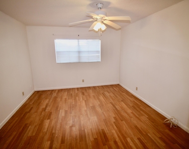 8405 Nw 61st Street - Photo Thumbnail 6