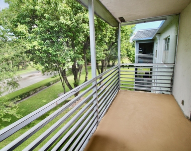 8405 Nw 61st Street - Photo Thumbnail 9