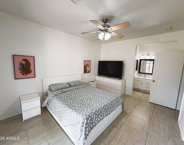 805 S Sycamore -- - Photo Thumbnail 5