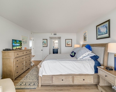 8750 S Ocean Drive - Photo Thumbnail 5