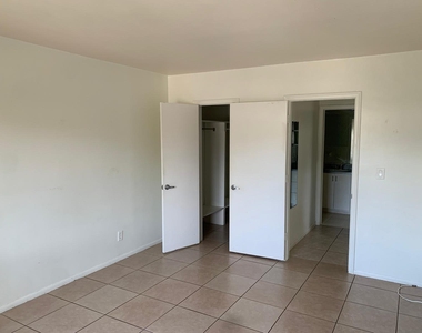 2624 Ne 32nd Street - Photo Thumbnail 8
