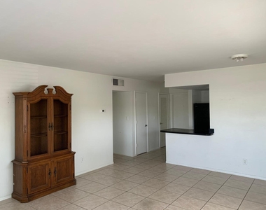 2624 Ne 32nd Street - Photo Thumbnail 6