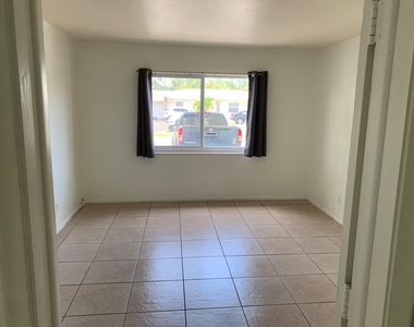 2624 Ne 32nd Street - Photo Thumbnail 9