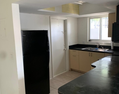 2624 Ne 32nd Street - Photo Thumbnail 2