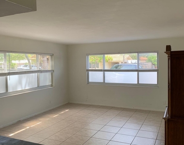 2624 Ne 32nd Street - Photo Thumbnail 7