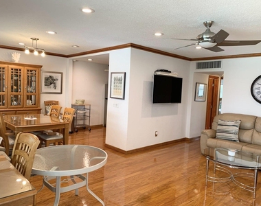 2453 Ne 51st Street - Photo Thumbnail 10
