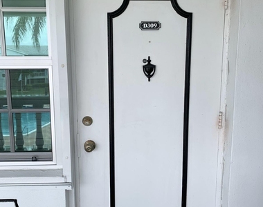 2453 Ne 51st Street - Photo Thumbnail 13