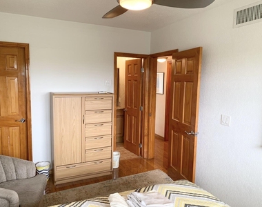 2453 Ne 51st Street - Photo Thumbnail 5