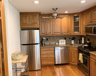 2453 Ne 51st Street - Photo Thumbnail 3