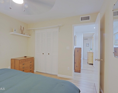 703 E Auburn Drive - Photo Thumbnail 32