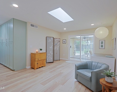 703 E Auburn Drive - Photo Thumbnail 13