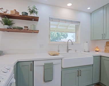 703 E Auburn Drive - Photo Thumbnail 7