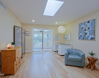 703 E Auburn Drive - Photo Thumbnail 10