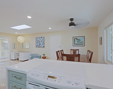 703 E Auburn Drive - Photo Thumbnail 9