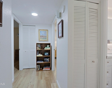 703 E Auburn Drive - Photo Thumbnail 19