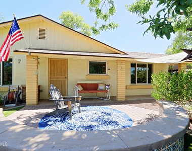 703 E Auburn Drive - Photo Thumbnail 4