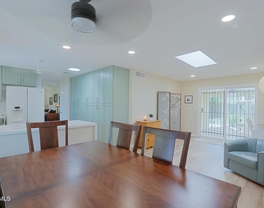 703 E Auburn Drive - Photo Thumbnail 12