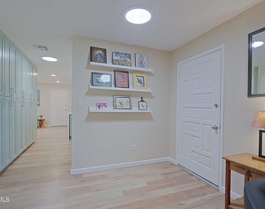 703 E Auburn Drive - Photo Thumbnail 15