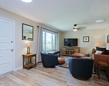 703 E Auburn Drive - Photo Thumbnail 16