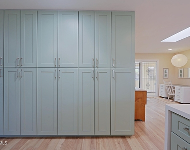 703 E Auburn Drive - Photo Thumbnail 8