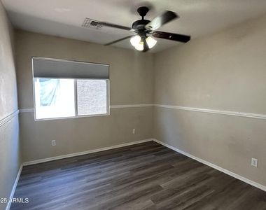 6049 W Wood Street - Photo Thumbnail 8