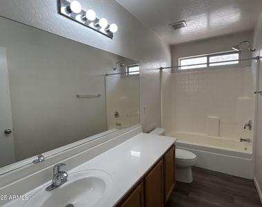 6049 W Wood Street - Photo Thumbnail 9