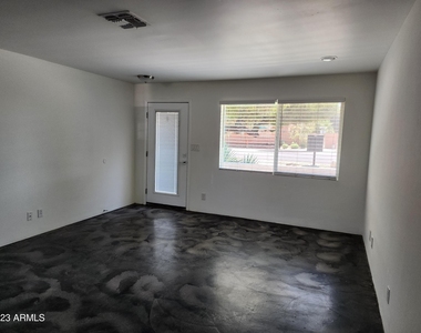 3416 N 37th Street - Photo Thumbnail 2