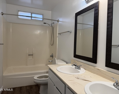 3431 W Acoma Drive - Photo Thumbnail 7
