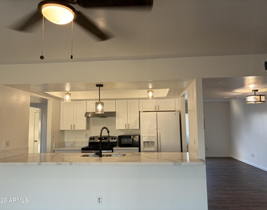 3431 W Acoma Drive - Photo Thumbnail 6
