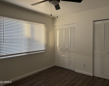 3431 W Acoma Drive - Photo Thumbnail 9