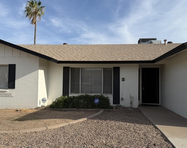 3431 W Acoma Drive - Photo Thumbnail 1