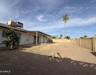 3431 W Acoma Drive - Photo Thumbnail 15