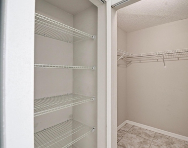 2625 Heathcote Drive - Photo Thumbnail 12
