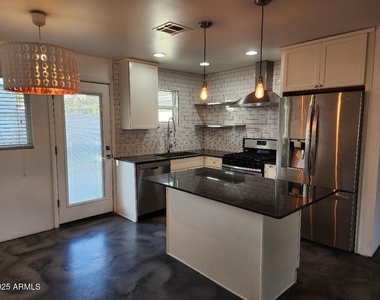 3416 N 37th Street - Photo Thumbnail 2