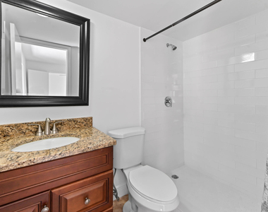 825 Center Street - Photo Thumbnail 20