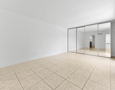 825 Center Street - Photo Thumbnail 14