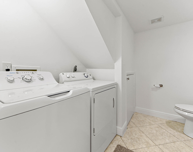 825 Center Street - Photo Thumbnail 10