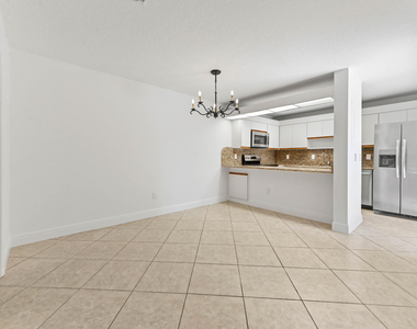 825 Center Street - Photo Thumbnail 6