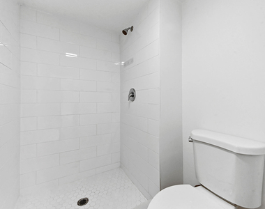 825 Center Street - Photo Thumbnail 17