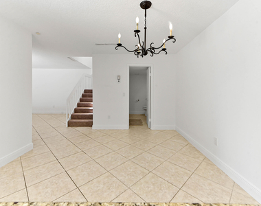 825 Center Street - Photo Thumbnail 7