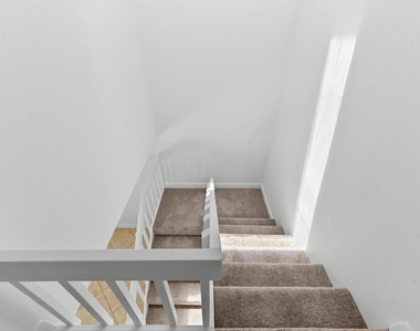 825 Center Street - Photo Thumbnail 13